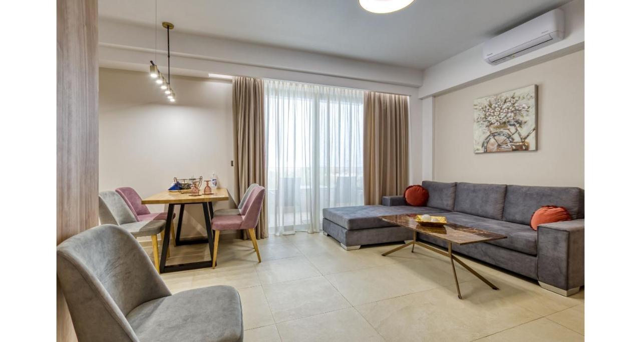 Hotel Sapphire Horizon