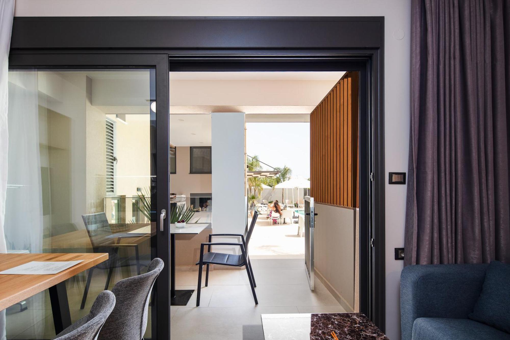 Hotel Sapphire Horizon